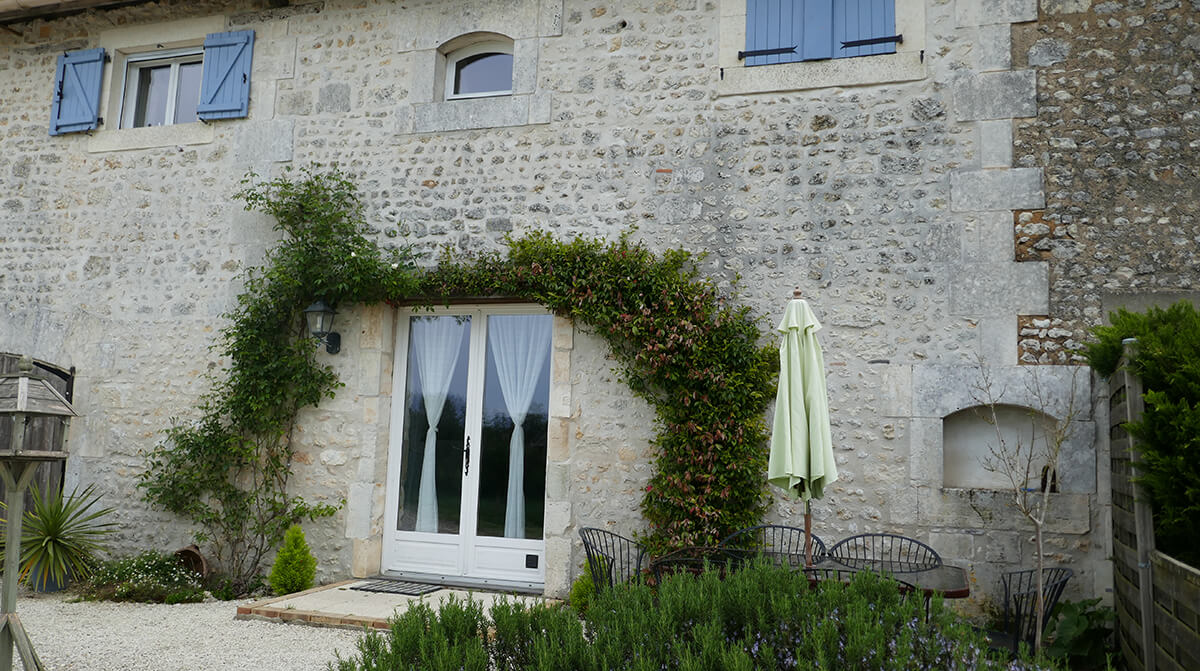 Neshla Avey Serenity Gite outside View
