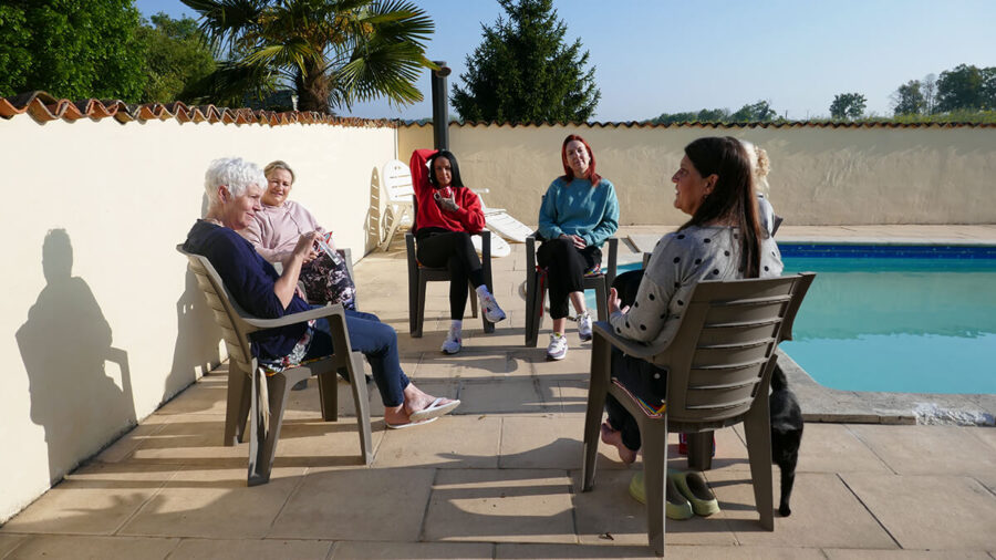 Serenity Retreat Group chatting with Psychic Neshla Avey